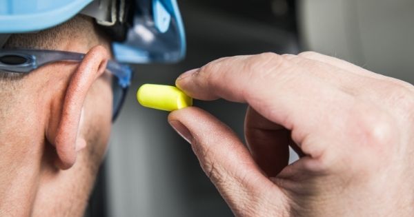 tappi orecchie otoprotettori lavoro operaio caschetto